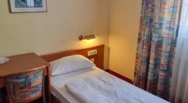 Одноместный номер Standard Hotel Mondial