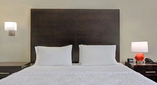 Люкс Hampton Inn Greenwood