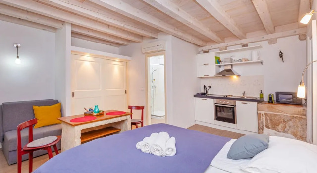 Люкс Comfort RAFAEL Rooms & Apartments Old Town by DuHomes