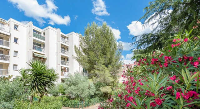 Charming studio close to the train station, Забронировать Отель Монпелье Hérault, рядом с Торговая палата Hôtel Saint-Côme