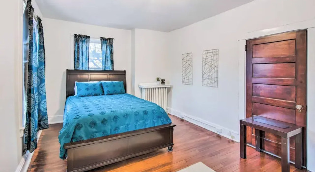 Roomy Lancaster Home Walk to Dtwn and Hospital, Забронировать Отель Ланкастер Ланкастер, рядом с Церковь Девы Марии