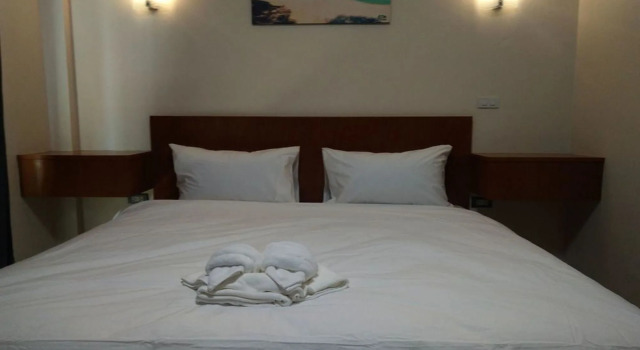 OYO 665 Sj House Hotel, Забронировать Отель Отели Южного Таиланда с парковкой, Парковка