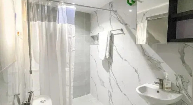 Апартаменты Luxurious Abuja Apartment With Private Entrance & Central AC