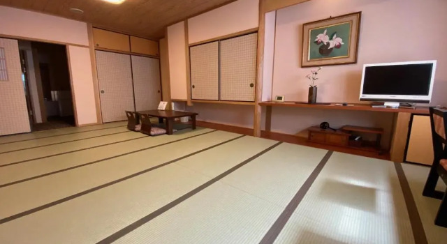 Четырёхместный номер Economy Ryokan Sawaya Honten