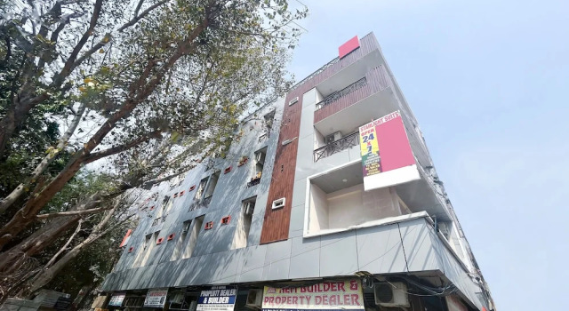 Roomshala 168 Startlight Suites