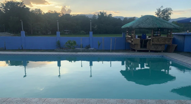Scarlett Resorts at Laganas, Забронировать Отель Бугаллон Лусон