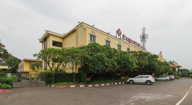 RedDoorz Plus near Dunia Fantasi Ancol, Rezervați Hotel Hoteluri în Jakarta cu parcare, aproape de ITC Mangga Dua, Parcare