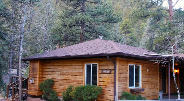 Номер Luxury The Inn on Fall River & Fall River Cabins