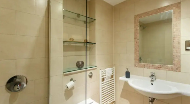 Starboard - Spacious Two-bedroom Apartment, Забронировать Апартаменты/квартира Отели Пула с парковкой, рядом с Poole Yacht Club, Парковка