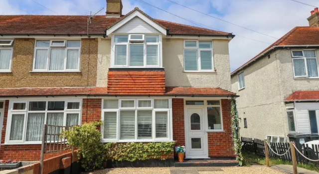 32 Cranleigh Close