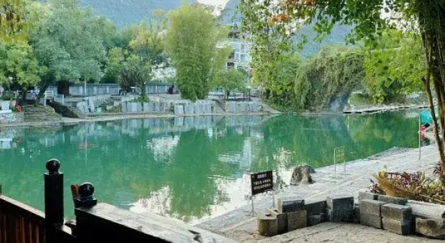 Yangshuo Banxian Bieyuan Homestay (Yulonghe Bamboo Rafting Yulongqiao Wharf Branch), Rezerwuj Hotel Hotele w Yangshuo z parkingiem, Parking