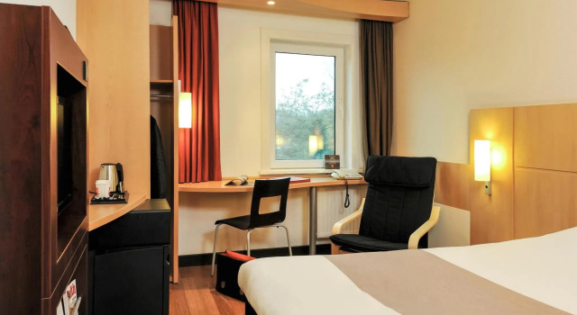 Номер Standard ibis Rotterdam Vlaardingen