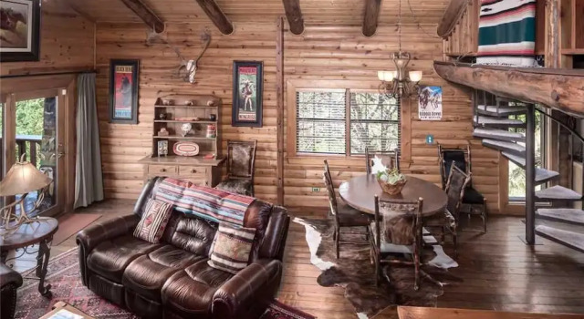 Buena Vida - Three Bedroom Cabin with Hot Tub, Varaa Hotelli Ruidoso New Mexico