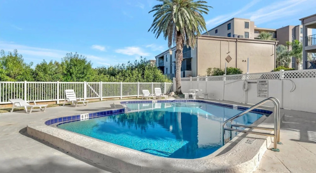 Апартаменты Beach Access Heated Pool Resort Condo for 8