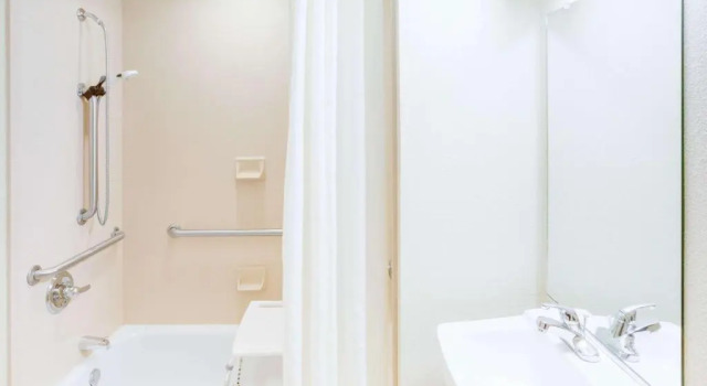Люкс c 1 комнатой Microtel Inn & Suites by Wyndham Saraland