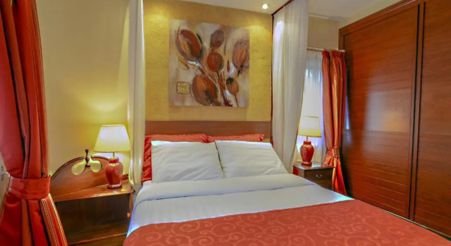 Апартаменты с 3 комнатами Mimosa Court Apartments