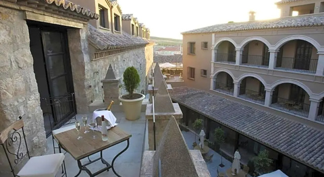 Полулюкс Hotel Palacio de Mengibar