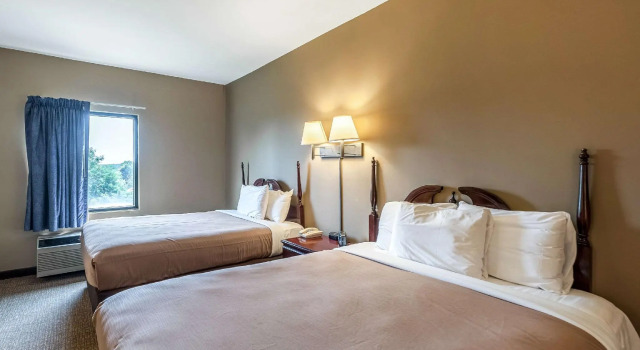Четырёхместный номер Standard Econo Lodge Inn & Suites Middletown - Winchester South
