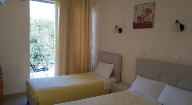 Студия с балконом River Studios & Apartments