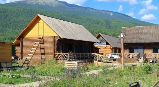 Leisurely Idle · Snow Mountain Panorama · Garden Vacation Apartment (Kanas Scenic Area), Boek Appartement Appartementen in Altay, Appartement