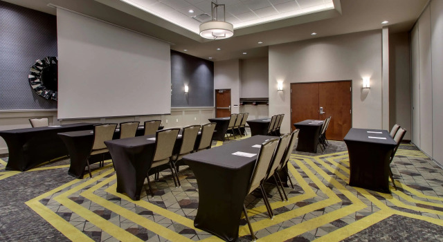 Drury Plaza Hotel Cape Girardeau Conference Center, Prenota Hotel Hotel a Missouri con piscina, Piscina