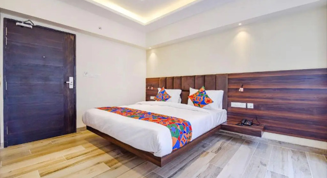 Номер Deluxe Fabhotel Prime Pink City Park