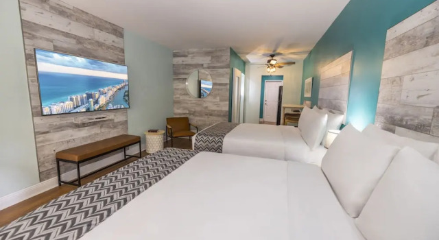 Четырёхместный полулюкс Suites on South Beach