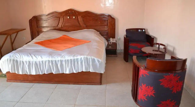 Hotel de Malte, Book Hotel Dschang 