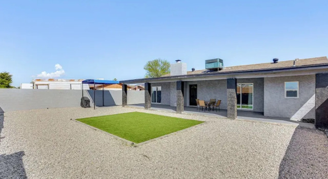 3 Mi to Desert Diamond Arena: Peoria Home w/ Yard!, Book Vacation Home Peoria Phoenix Metropolitan Area