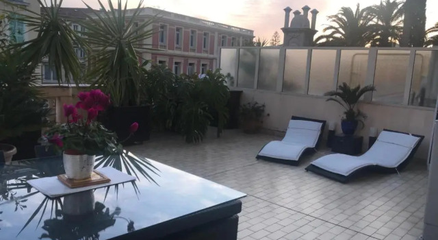Appartement Terrasse dans Palace Centre ville, Забронировать Апартаменты/квартира Отели Ментон с парковкой, Парковка