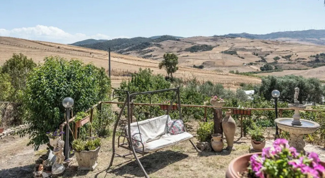 Villa aperta campagna, Prenota Villa Nicosia Sicilia