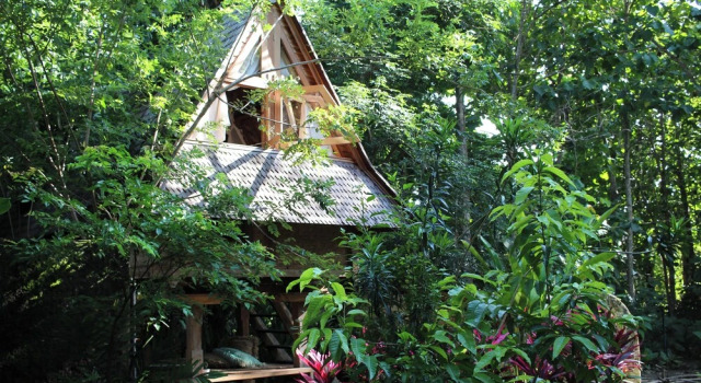 Бунгало Roots Tree House Boutique Hotel Uluwatu