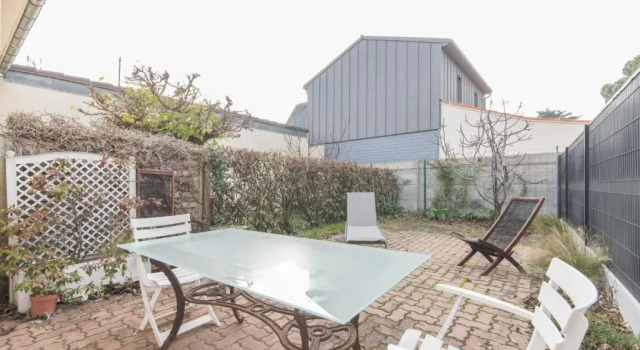 Коттедж Maison fonctionnelle avec terrasse proche mer