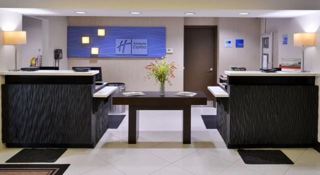 Elimwood Hotel, a Ramada by Wyndham, Забронировать Отель Отели Мэриленд-Хайтс с бассейном, рядом с Голливуд Казино Сейнт Луис, Бассейн