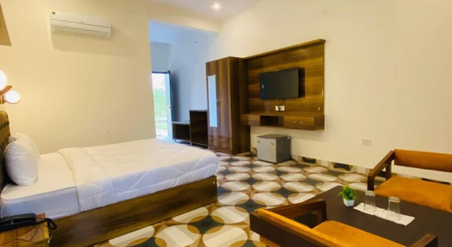 Двухместный номер Deluxe с балконом New Corbett Hotel and Resort