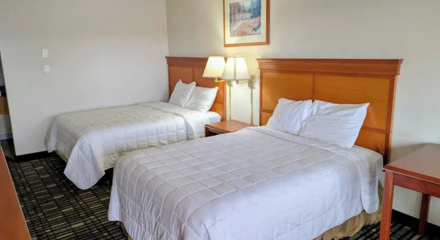 Четырёхместный номер Standard Ponderosa Motel