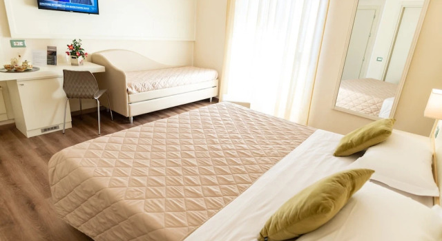 Standard Dreier Zimmer mit Balkon Hotel Corso
