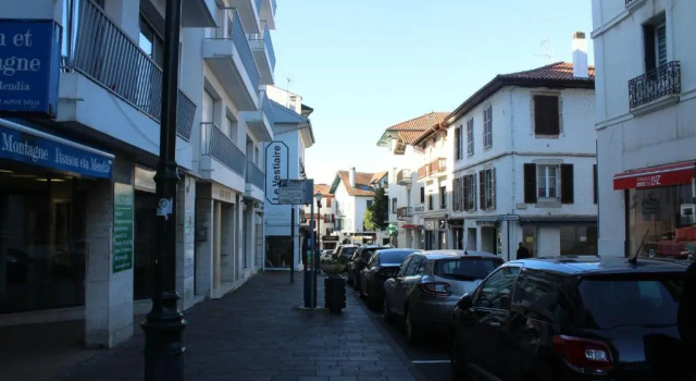Gambetta 2 Avec Les Cles De Saint Jean De Luz, Prenota Appartamento Hotel a Aquitania con parcheggio, Parcheggio