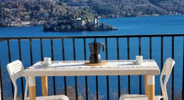 Luckylake, Prenota Hotel Pella Lago di Orta