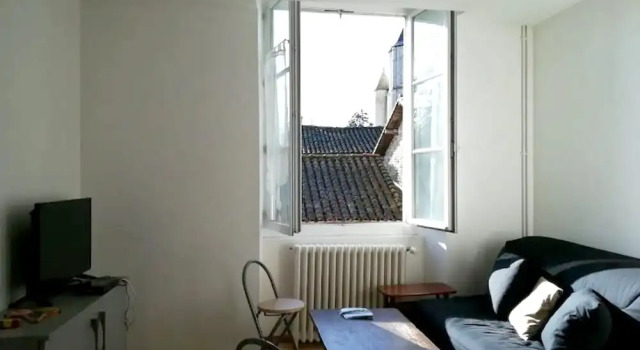 Apartment With one Bedroom in Civray, With Wonderful City View, Furnished Garden and Wifi, Reserva ahora Apartamento Civray Vienne
