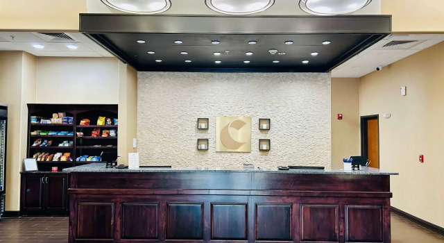 Comfort Inn & Suites Shawnee - Kansas City, Buchen Sie Hotel Shawnee Kansas