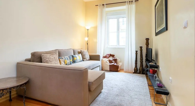 Spacious & Modern Flat in the heart of Lisbon, Book Lejlighed Penha de Franca 