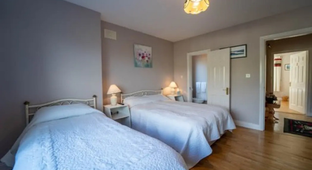O'Flahertys, Prenota Hotel Dingle 