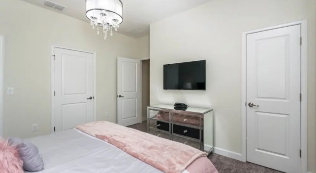 Gorgeous Townhome In Champion's Gate Near Disney! 4 Bedroom Townhouse by RedAwning, Buchen Sie Ferienhaus Hotels in Four Corners mit Pool, Schwimmbad