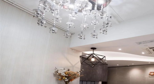 Metroplace Olympic Hotel, Rezerwuj Hotel Hotele w Hongkong z parkingiem, w pobliżu MTR Olympic Station, Parking