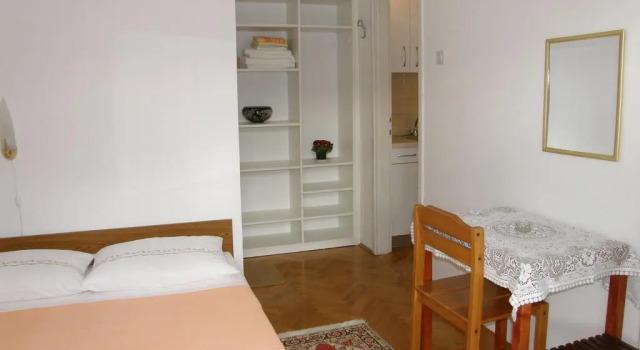 Apartments Lucija, Prenota Appartamento Hotel a Croatian Islands con parcheggio, Parcheggio