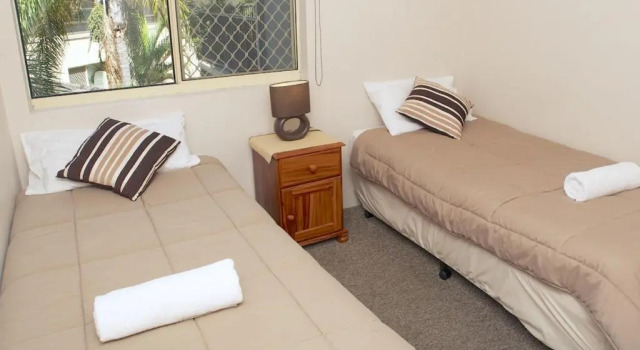 Апартаменты Economy Bayview Beach Holiday Apartments