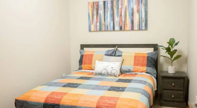 Spring Creek White Spruce Lodge Luxury 1 Bedroom plus Den by Mountain Haven Vacations, Rezervasyon Daire Canmore daireler, Daire