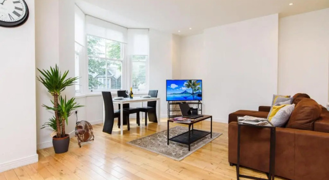 Апартаменты Deluxe Oakfield Premier Apartments-High Speed WiFi-Smart SelfCheckIn-Central Cardiff Gem