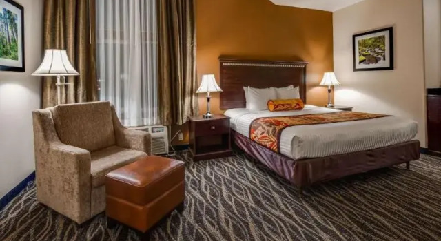 Четырёхместный люкс Best Western Plus Battle Ground Inn & Suites